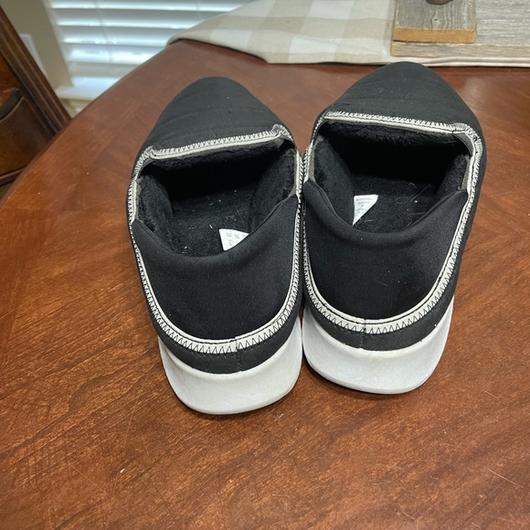 Lands End Puffer Slippers - Picture 5 of 10